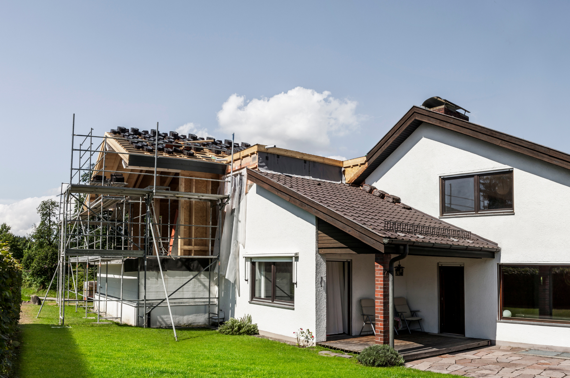 Chantier de maçonnerie avec échafaudage à Cysoing — Artisan Maçon